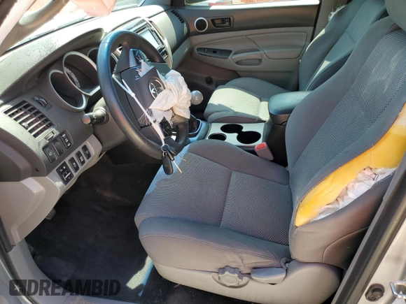 2015 Toyota Tacoma z VIN 5TFLU4EN5FX135486, wystawiony jako Copart lot #58320245 z przebiegiem 95 424 mil mil oraz Szkoda całkowita • Salvage title. Historia ofert i sprzedaży dostępna na DreamBid. Obrazek 7.