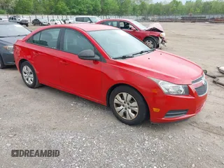 2014 Chevrolet Cruze LS with VIN 1G1PA5SH4E7185799, listed as a IAAI auction lot 42128030 with 195,156 mi miles and . Bid and sale history available at carsss.com. Image 1.