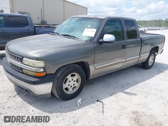 2000 Chevrolet Silverado 1500 LS with VIN 2GCEC19T4Y1269344, listed as a IAAI auction lot 42167334 with 294,781 mi miles. Bid and sale history available at carsss.com. Image 2.