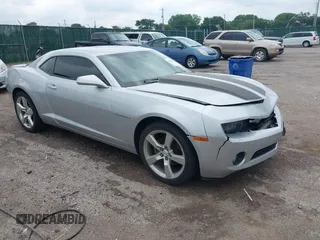 2010 Chevrolet Camaro 2LT z VIN 2G1FC1EV2A9160294, wystawiony jako IAAI lot #42396651 z przebiegiem 110 370 mil mil oraz . Historia ofert i sprzedaży dostępna na DreamBid. Obrazek 1.