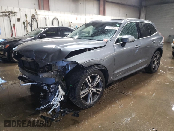 2018 Volvo XC60 Momentum with VIN LYV102RKXJB077791, listed as a Copart auction lot 44826895 with 113,151 mi miles and Clean Title. Bid and sale history available at carsss.com. Image 1.