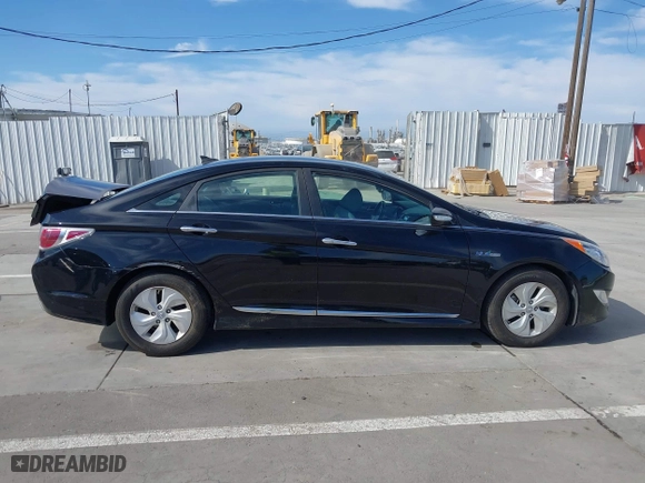 2013 Hyundai Sonata Hybrid Limited with VIN KMHEC4A44DA099701, listed as a IAAI auction lot 41964745 with 61,108 mi miles. Bid and sale history available at carsss.com. Image 12.