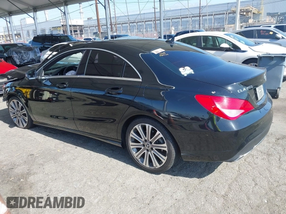 2018 Mercedes-Benz CLA 250 z VIN WDDSJ4EB9JN663715, wystawiony jako IAAI lot #42255271 z przebiegiem 72 242 mil mil oraz . Historia ofert i sprzedaży dostępna na DreamBid. Obrazek 3.