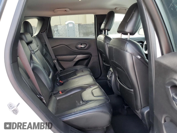 2019 Jeep Cherokee Latitude Plus z VIN 1C4PJLLB4KD324381, wystawiony jako Copart lot #44211445 z przebiegiem 111 684 mil mil oraz Nie do naprawy • Non repairable. Historia ofert i sprzedaży dostępna na DreamBid. Obrazek 10.