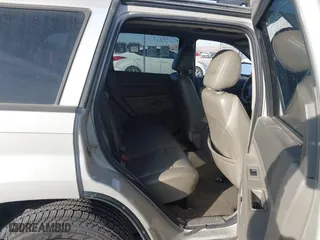 2007 Jeep Grand Cherokee Laredo with VIN 1J8GS48KX7C526661, listed as a IAAI auction lot 41481024 with 177,688 mi miles. Bid and sale history available at carsss.com. Image 8.