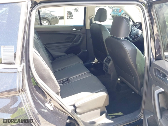 2021 Volkswagen Tiguan SE with VIN 3VV2B7AX1MM150534, listed as a IAAI auction lot 41814162 with 49,079 mi miles. Bid and sale history available at carsss.com. Image 8.