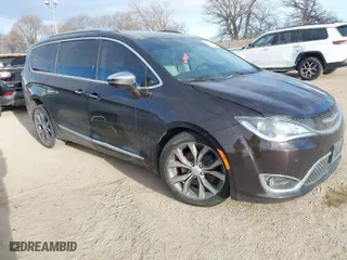 2017 Chrysler Pacifica Limited with VIN 2C4RC1GG7HR643163, listed as a IAAI auction lot 41877690 with 104,841 mi miles. Bid and sale history available at carsss.com. Image 1.