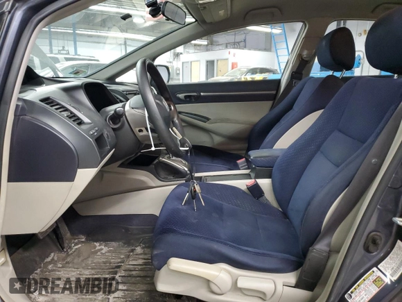 2006 Honda Civic z VIN JHMFA36226S020747, wystawiony jako Copart lot #60973595 z przebiegiem 274 274 mil mil oraz Czysty tytuł • Clean title. Historia ofert i sprzedaży dostępna na DreamBid. Obrazek 7.