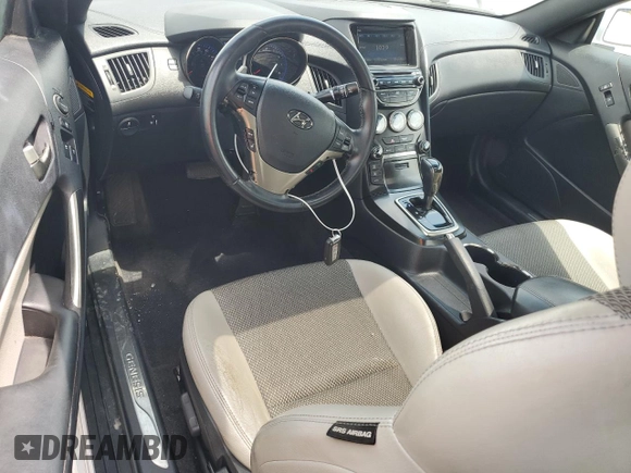 2014 Hyundai Genesis Coupe 2.0T z VIN KMHHT6KD6EU117011, wystawiony jako Copart lot #61408225 z przebiegiem 69 256 mil mil oraz Czysty tytuł • Clean title. Historia ofert i sprzedaży dostępna na DreamBid. Obrazek 8.