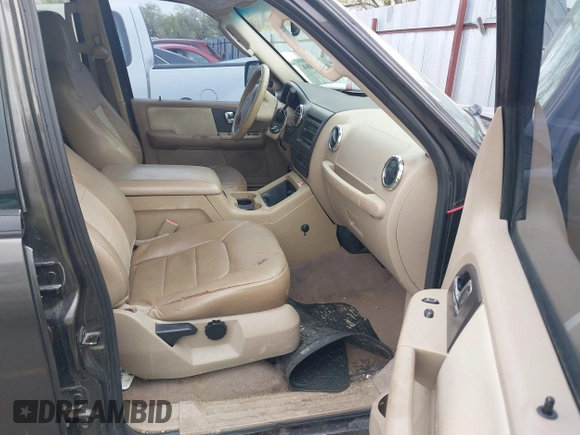 2005 Ford Expedition Eddie Bauer with VIN 1FMFU18525LA94923, listed as a IAAI auction lot 42040884 with 231,064 mi miles and . Bid and sale history available at DreamBid. Image 5.