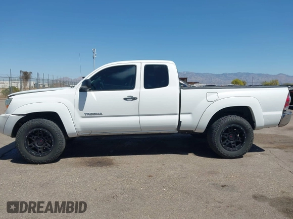 2010 Toyota Tacoma z VIN 5TEUU4EN3AZ725594, wystawiony jako IAAI lot #41951697 z przebiegiem 313 645 mil mil oraz . Historia ofert i sprzedaży dostępna na DreamBid. Obrazek 15.