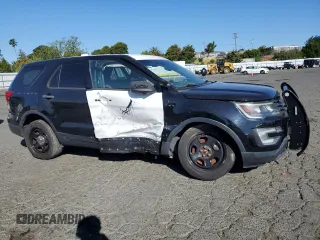 2017 Ford Police Interceptor Utility z VIN 1FM5K8AR4HGB93019, wystawiony jako Copart lot #54857095 z przebiegiem Nie podano mil oraz Czysty tytuł • Clean title. Historia ofert i sprzedaży dostępna na DreamBid. Obrazek 4.