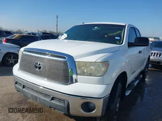 2013 Toyota Tundra z VIN 5TFRM5F14DX061244, wystawiony jako IAAI lot #41565473 z przebiegiem 253 238 mil mil oraz . Historia ofert i sprzedaży dostępna na DreamBid. Obrazek 17.