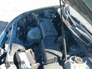 2003 Toyota Camry XLE z VIN 4T1BE32K53U762615, wystawiony jako IAAI lot #43371351 z przebiegiem 371 491 mil mil oraz . Historia ofert i sprzedaży dostępna na DreamBid. Obrazek 13.