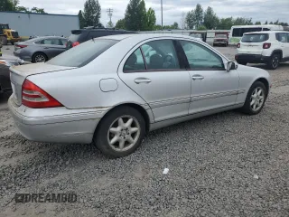 2002 Mercedes-Benz C 230/260/280/320 with VIN WDBRF64J52F271131, listed as a Copart auction lot 61007165 with 144,708 mi miles and Clean title. Bid and sale history available at DreamBid. Image 3.