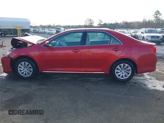 2014 Toyota Camry L with VIN 4T4BF1FK3ER435781, listed as a IAAI auction lot 41882265 with 28,509 mi miles. Bid and sale history available at carsss.com. Image 14.