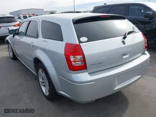 2007 Dodge Magnum R/T with VIN 2D4GV572X7H631139, listed as a IAAI auction lot 41230635 with 157,204 mi miles. Bid and sale history available at carsss.com. Image 3.