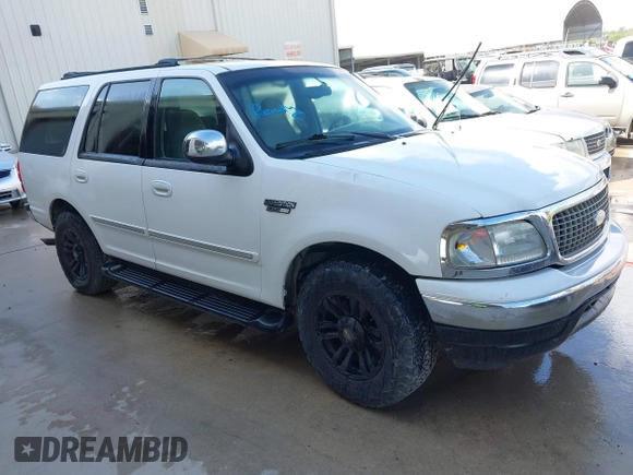 2002 Ford Expedition XLT с VIN 1FMRU15W62LA56553, выставлен на аукционе IAAI как лот 42454364 с пробегом Не указан миль и . История ставок и продаж доступна на DreamBid. Изображение 1.