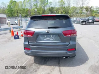2020 Kia Sorento LX z VIN 5XYPGDA58LG618502, wystawiony jako IAAI lot #42017262 z przebiegiem 127 702 mil mil oraz . Historia ofert i sprzedaży dostępna na DreamBid. Obrazek 16.