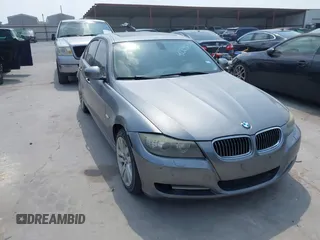 2011 BMW 3 Series 335i xDrive z VIN WBAPL5C59BA919967, wystawiony jako IAAI lot #42293750 z przebiegiem 171 881 mil mil oraz . Historia ofert i sprzedaży dostępna na DreamBid. Obrazek 1.