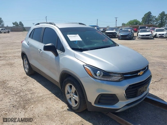 2020 Chevrolet Trax LT with VIN KL7CJLSB4LB010725, listed as a IAAI auction lot 41930977 with 65,134 mi miles. Bid and sale history available at carsss.com. Image 1.