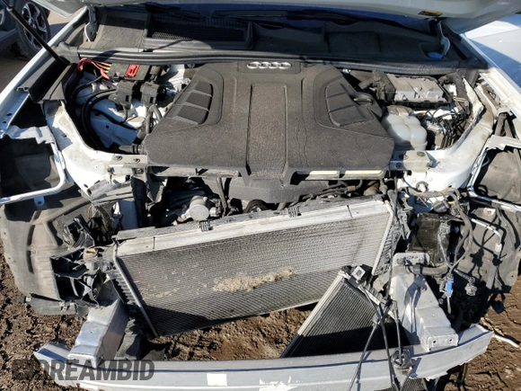 2019 Audi Q7 Prestige with VIN WA1VAAF75KD011398, listed as a Copart auction lot 49524945 with 103,306 mi miles and Salvage Title. Bid and sale history available at carsss.com. Image 12.