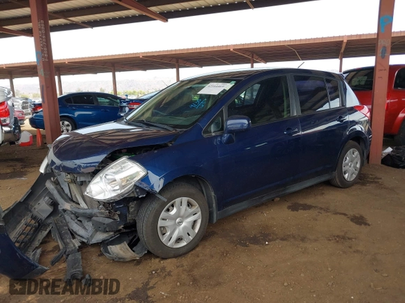 2012 Nissan Versa S z VIN 3N1BC1CPXCK258122, wystawiony jako IAAI lot #42164469 z przebiegiem 64 594 mil mil oraz . Historia ofert i sprzedaży dostępna na DreamBid. Obrazek 2.