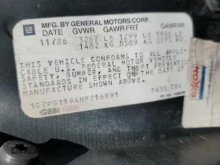 1987 Pontiac Fiero GT z VIN 1G2PG1194HP216891, wystawiony jako Copart lot #72103234 z przebiegiem 55 013 mil mil oraz Tytuł czysty. Historia ofert i sprzedaży dostępna na DreamBid. Obrazek 12.