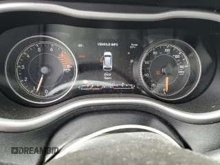 2017 Jeep Cherokee Overland z VIN 1C4PJMJS3HW551101, wystawiony jako Copart lot #53347975 z przebiegiem 60 795 mil mil oraz Szkoda całkowita • Salvage title. Historia ofert i sprzedaży dostępna na DreamBid. Obrazek 9.