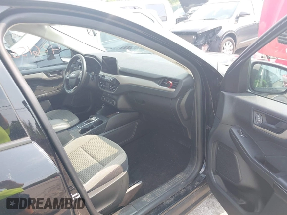 2022 Ford Escape SE with VIN 1FMCU9G62NUA72507, listed as a IAAI auction lot 42615366 with 34,214 mi miles and . Bid and sale history available at DreamBid. Image 5.