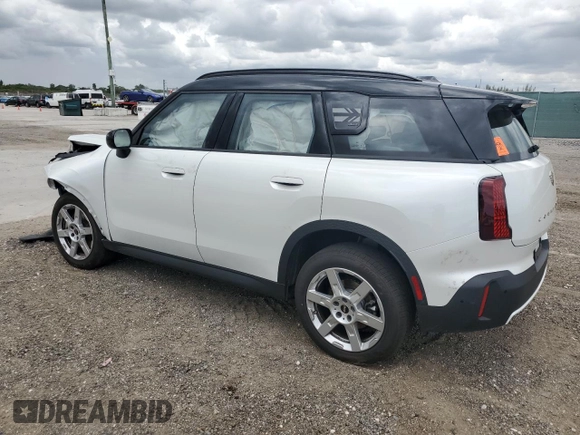 2025 MINI Countryman S z VIN WMZ23GA0XS7S16374, wystawiony jako Copart lot #52798125 z przebiegiem Nie podano mil oraz Szkoda całkowita • Salvage title. Historia ofert i sprzedaży dostępna na DreamBid. Obrazek 2.