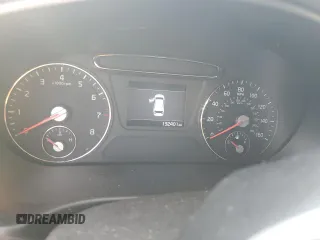 2019 Kia Sorento S z VIN 5XYPG4A51KG496600, wystawiony jako Copart lot #79968444 z przebiegiem 132 401 mil mil oraz Szkoda całkowita • Salvage title. Historia ofert i sprzedaży dostępna na DreamBid. Obrazek 9.
