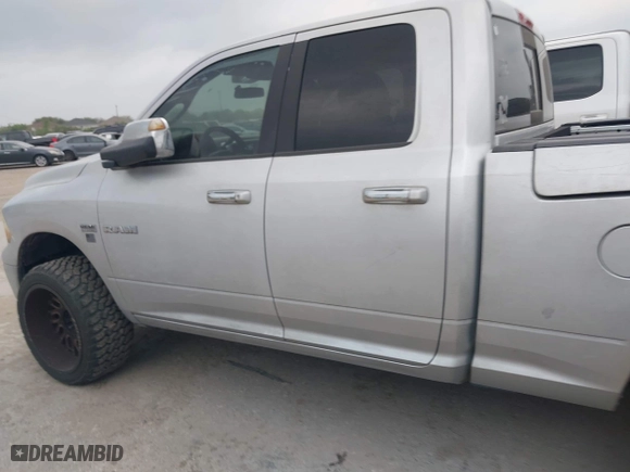2009 Dodge Ram 1500 SLT with VIN 1D3HB18T59S773170, listed as a IAAI auction lot 41927396 with 297,740 mi miles. Bid and sale history available at carsss.com. Image 14.