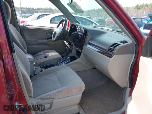 2004 Suzuki XL-7 LX with VIN JS3TX92V044105157, listed as a IAAI auction lot 42036497 with 244,104 mi miles. Bid and sale history available at carsss.com. Image 5.