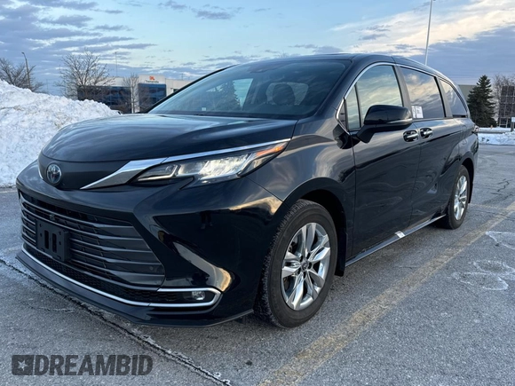 2022 Toyota Sienna XLE with VIN 5TDGSKFC2NS073512, listed as a Copart auction lot 43649765 with 1,681 mi miles and Clean Title. Bid and sale history available at carsss.com. Image 1.