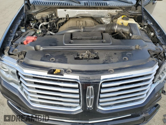 2017 Lincoln Navigator Reserve z VIN 5LMJJ3LT4HEL00091, wystawiony jako Copart lot #46262175 z przebiegiem 105 679 mil mil oraz Szkoda całkowita • Salvage title. Historia ofert i sprzedaży dostępna na DreamBid. Obrazek 12.