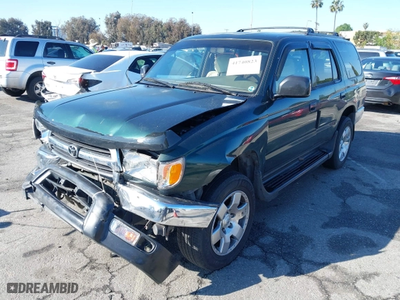 2000 Toyota 4Runner with VIN JT3GM84R1Y0068124, listed as a IAAI auction lot 41740823 with 156,371 mi miles. Bid and sale history available at carsss.com. Image 2.