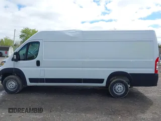 2025 Ram ProMaster Cargo Tradesman with VIN 3C6MRVJG3SE504821, listed as a IAAI auction lot 42150693 with 10,828 mi miles and . Bid and sale history available at DreamBid. Image 15.