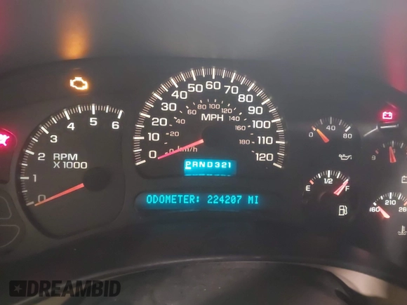 2003 Chevrolet Suburban Z71 with VIN 3GNFK16Z33G275630, listed as a IAAI auction lot 41937310 with 224,207 mi miles. Bid and sale history available at carsss.com. Image 7.