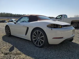 2017 Porsche 718 Boxster S z VIN WP0CB2A81HS241847, wystawiony jako Copart lot #43464914 z przebiegiem 33 990 mil mil oraz . Historia ofert i sprzedaży dostępna na DreamBid. Obrazek 2.