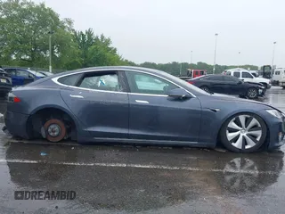 2020 Tesla Model S Long Range с VIN 5YJSA1E21LF413251, выставлен на аукционе IAAI как лот 42350131 с пробегом 16 427 миль миль и . История ставок и продаж доступна на DreamBid. Изображение 12.
