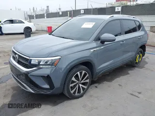 2022 Volkswagen Taos SE z VIN 3VVRX7B21NM007085, wystawiony jako IAAI lot #42018520 z przebiegiem 27 904 mil mil oraz . Historia ofert i sprzedaży dostępna na DreamBid. Obrazek 17.