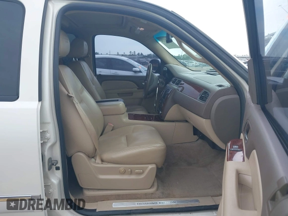 2010 Chevrolet Suburban LTZ with VIN 1GNUCKE03AR248244, listed as a IAAI auction lot 41677238 with 184,698 mi miles. Bid and sale history available at carsss.com. Image 5.