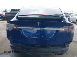 2016 Tesla Model X 70D z VIN 5YJXCBE29GF018794, wystawiony jako IAAI lot #42129574 z przebiegiem 51 814 mil mil oraz . Historia ofert i sprzedaży dostępna na DreamBid. Obrazek 16.