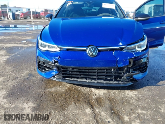 2023 Volkswagen Golf 20th Anniversary Edition z VIN WVWBB7CDXPW213586, wystawiony jako IAAI lot #41516848 z przebiegiem 27 896 mil mil oraz . Historia ofert i sprzedaży dostępna na DreamBid. Obrazek 6.