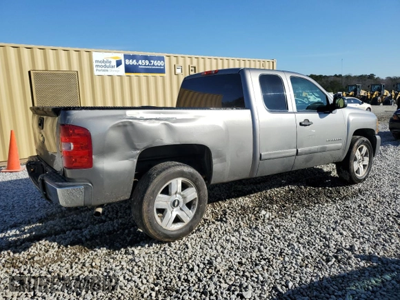 2007 Chevrolet Silverado 1500 LT w/1LT with VIN 2GCEC19J771620258, listed as a Copart auction lot 42622805 with 275,948 mi miles and Salvage Title. Bid and sale history available at carsss.com. Image 3.