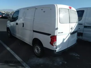 2015 Nissan NV200 SV z VIN 3N6CM0KN6FK701120, wystawiony jako IAAI lot #41971475 z przebiegiem 209 564 mil mil oraz . Historia ofert i sprzedaży dostępna na DreamBid. Obrazek 3.