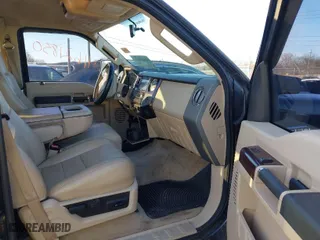 2008 Ford Super Duty F-250 SRW XL with VIN 1FTSW215X8EC51667, listed as a IAAI auction lot 41621850 with 231,325 mi miles. Bid and sale history available at carsss.com. Image 5.