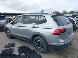 2022 Volkswagen Tiguan S with VIN 3VV1B7AX0NM085379, listed as a IAAI auction lot 41145453 with 35,513 mi miles. Bid and sale history available at carsss.com. Image 3.