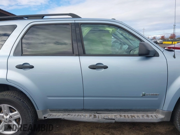 2009 Ford Escape Hybrid with VIN 1FMCU49309KB71172, listed as a IAAI auction lot 40971257 with 118,689 mi miles. Bid and sale history available at carsss.com. Image 14.